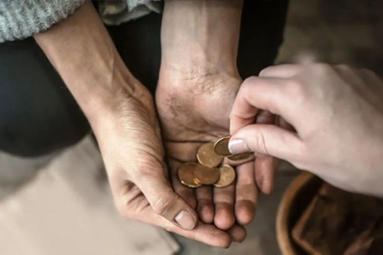 Doa Malaikat untuk yang Mencari Nafkah dan Rajin Sedekah